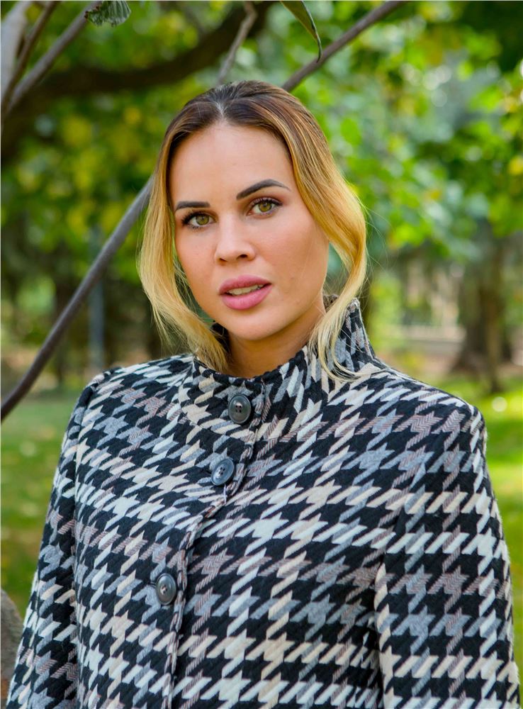 588 9924 ABRIGO CHRISTINA FELIX
