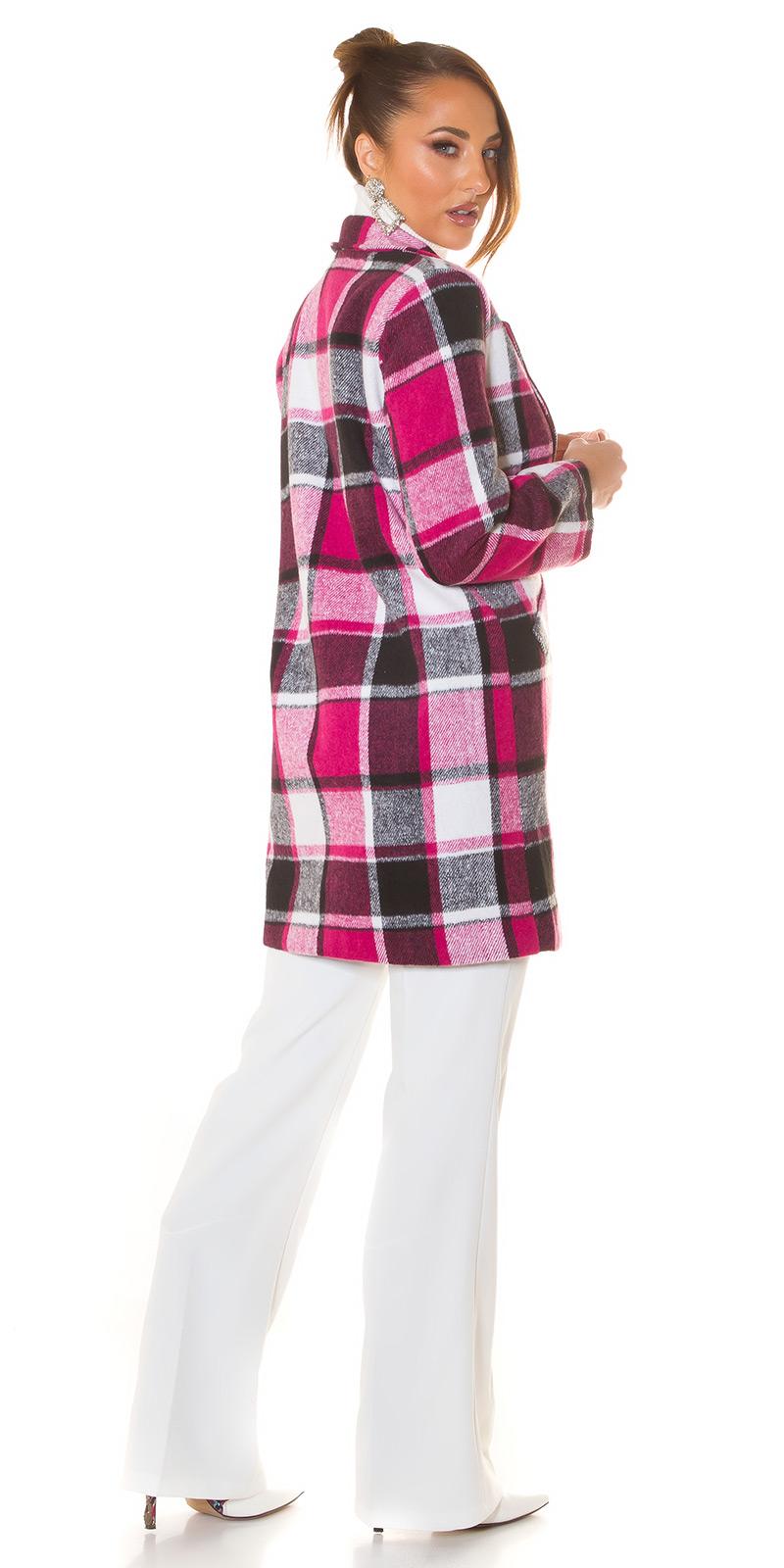 Abrigo de moda a cuadros rosa