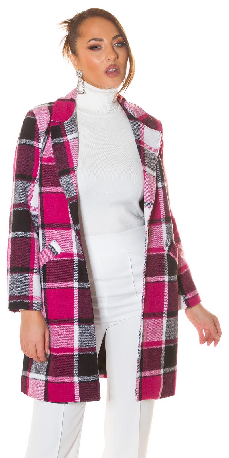 Abrigo de moda a cuadros rosa