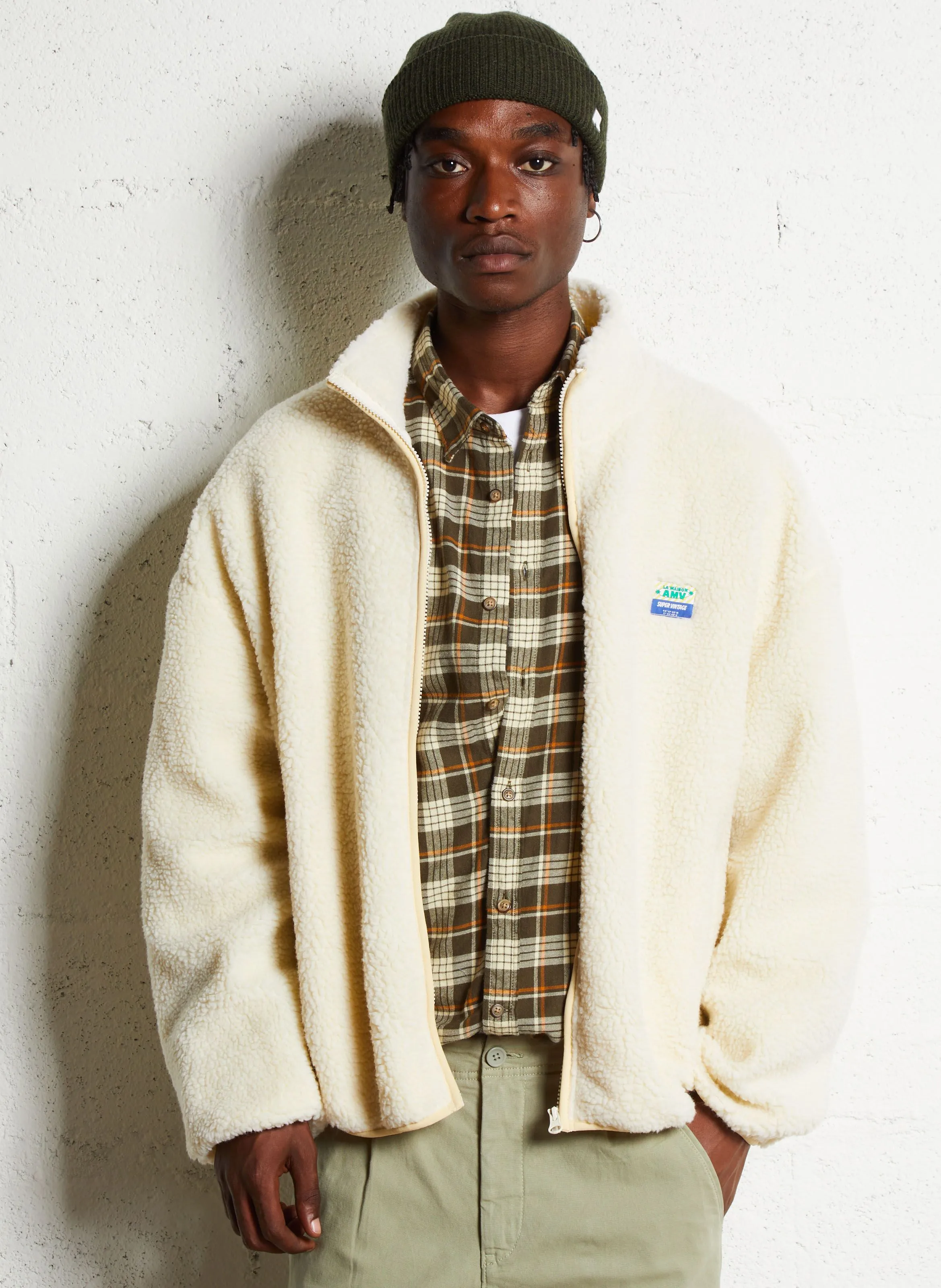 AMERICAN VINTAGE HOKTOWN  CHAQUETA DE BORREGUITO CON CUELLO ALTO EN BEIGE