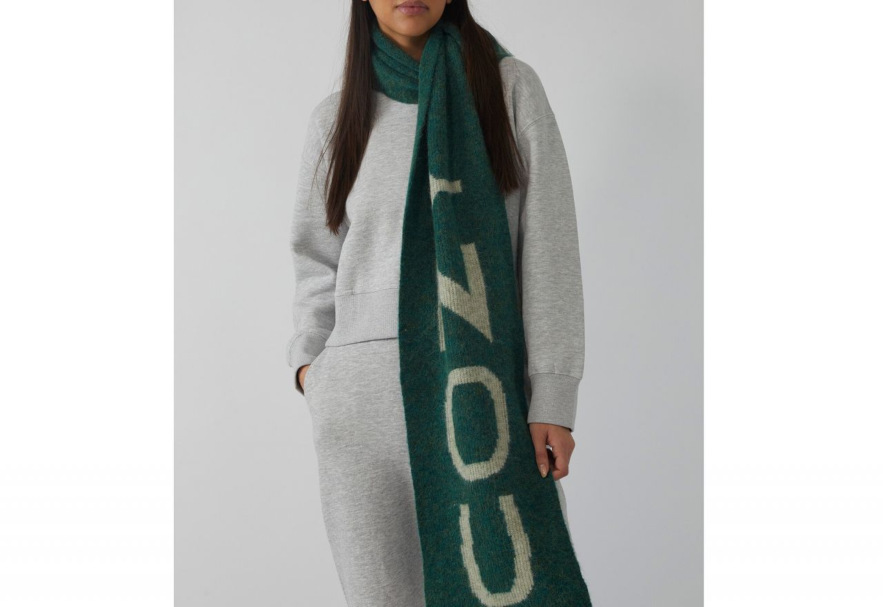 Bufanda Verde Letras Beige