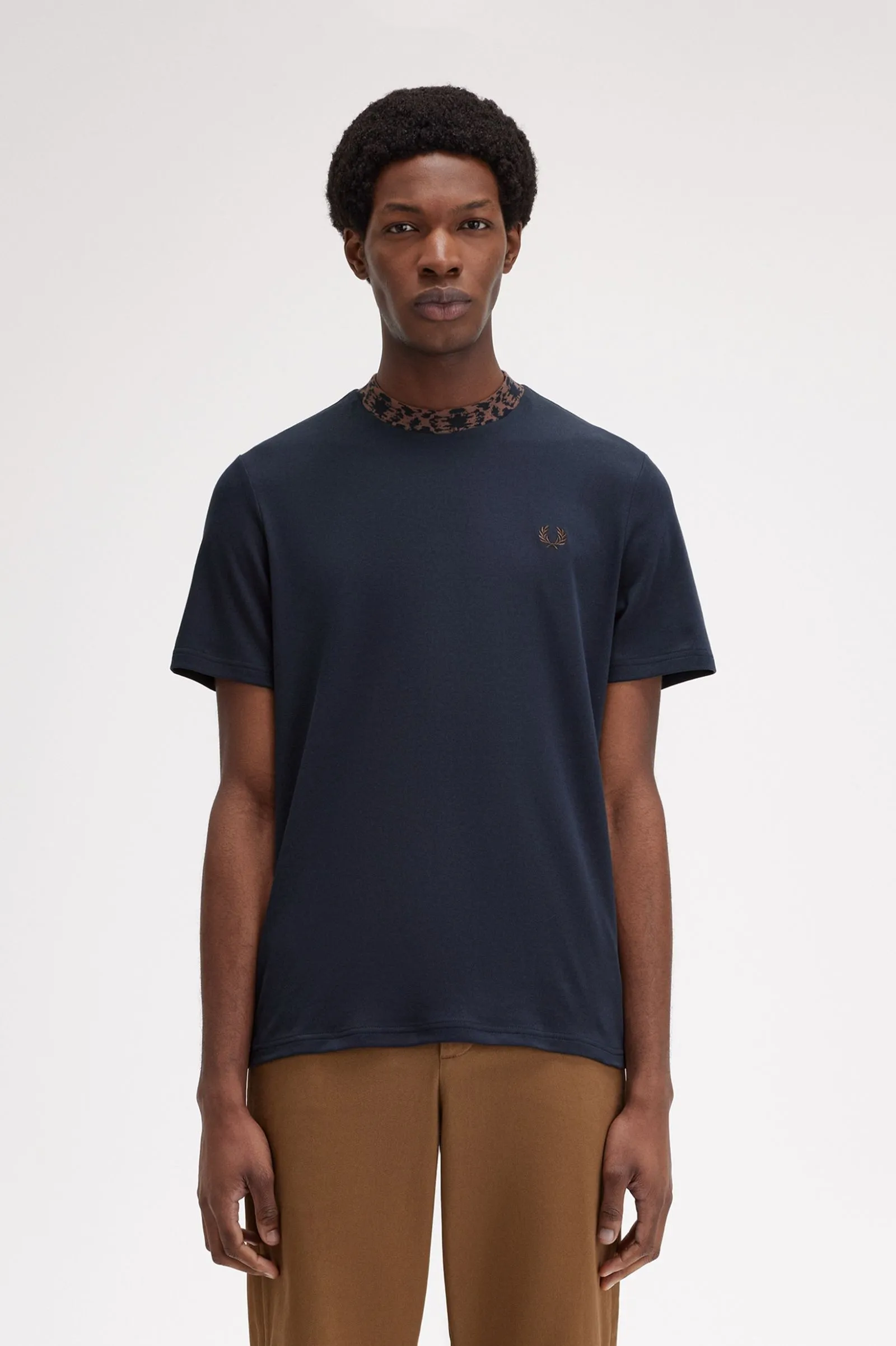 Camiseta con ribete de jacquard