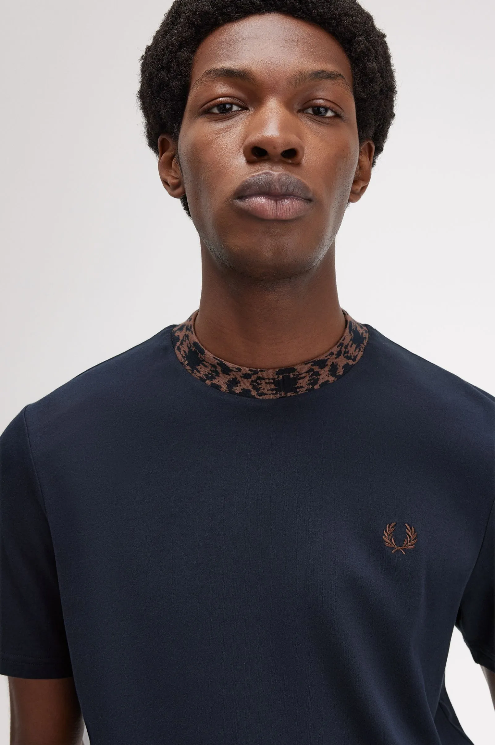 Camiseta con ribete de jacquard