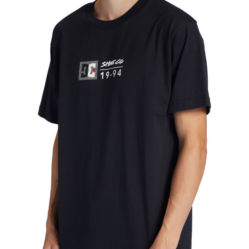 Camiseta DC Shoes: Dc Split Star (Black)
