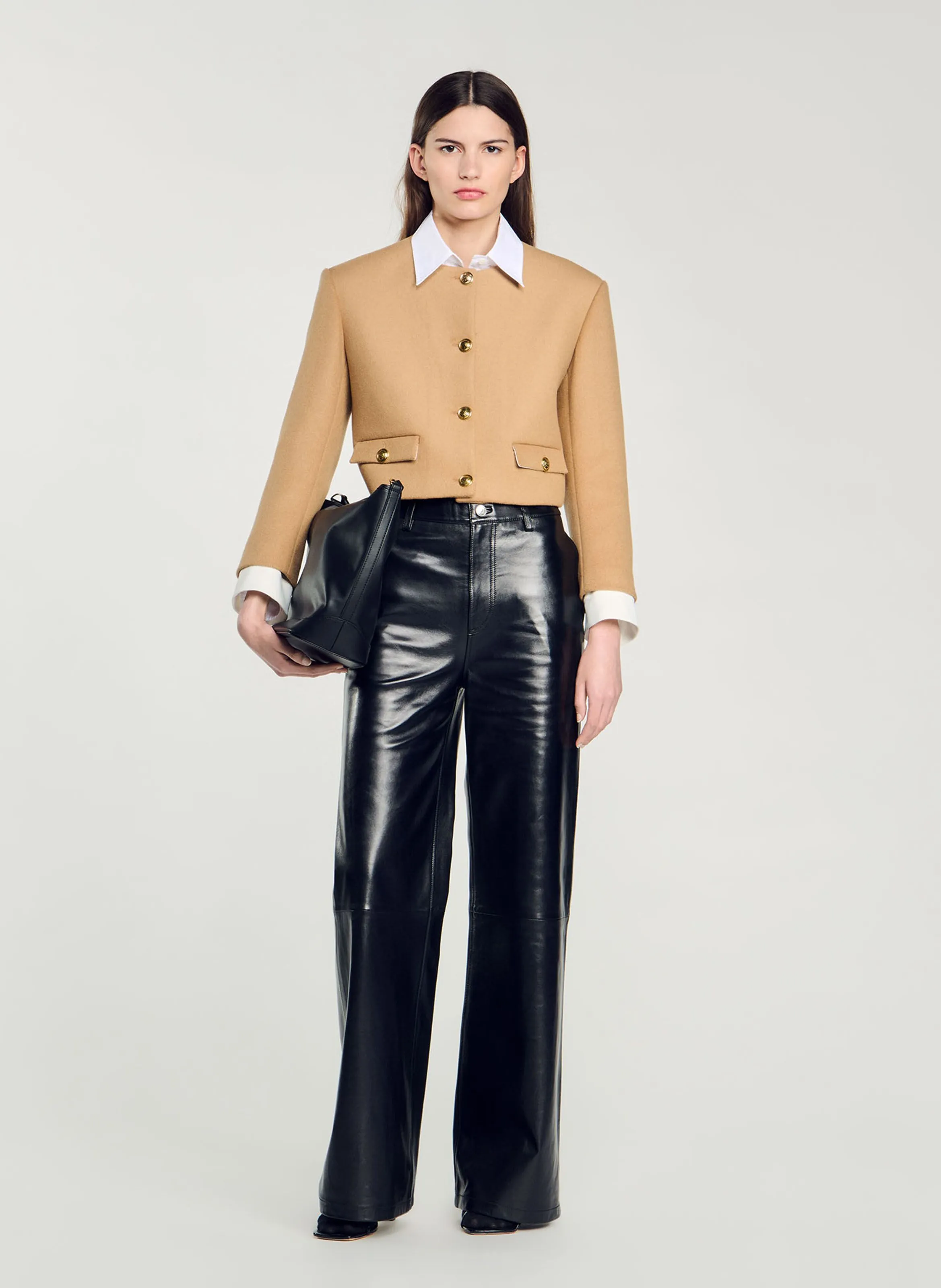 Chaqueta corta recta cuello redondo de lana mezclada en marron