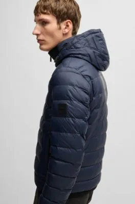 Chaqueta de plumón repelente al agua con logo tonal