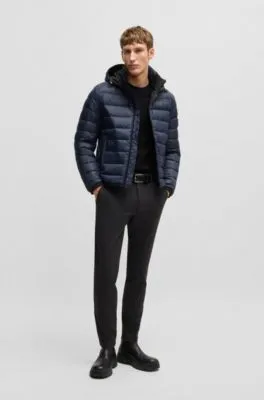 Chaqueta de plumón repelente al agua con logo tonal