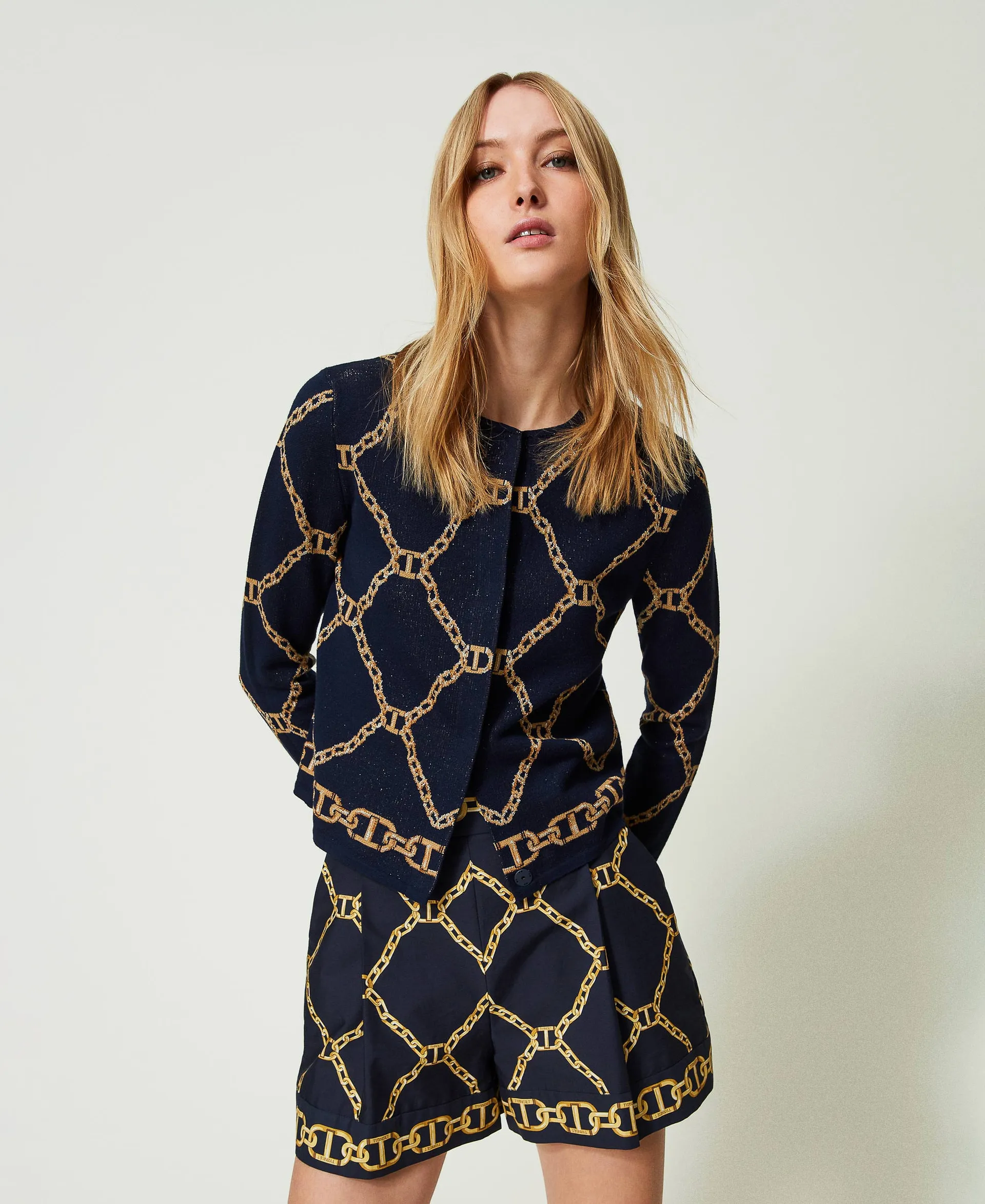 Chaqueta de punto jacquard con cadenas