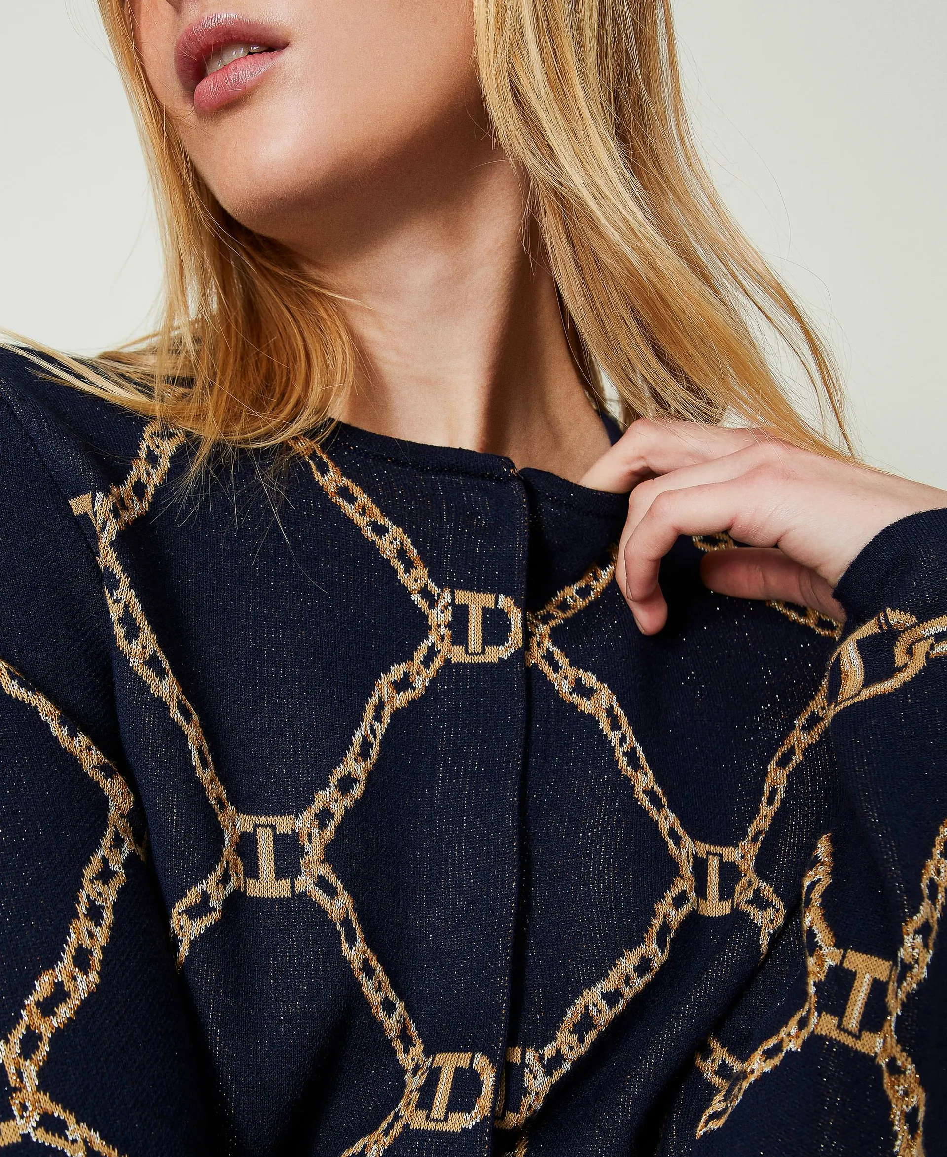 Chaqueta de punto jacquard con cadenas