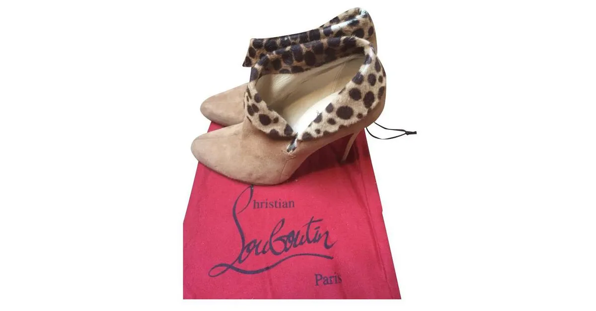 Christian Louboutin encanto Beige 