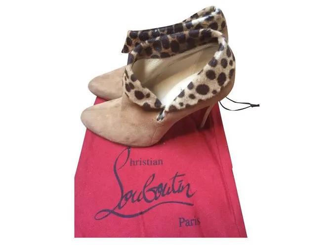 Christian Louboutin encanto Beige 
