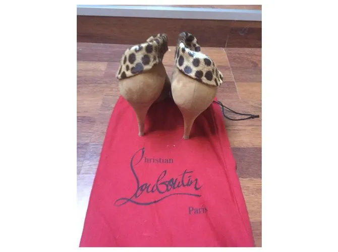 Christian Louboutin encanto Beige 