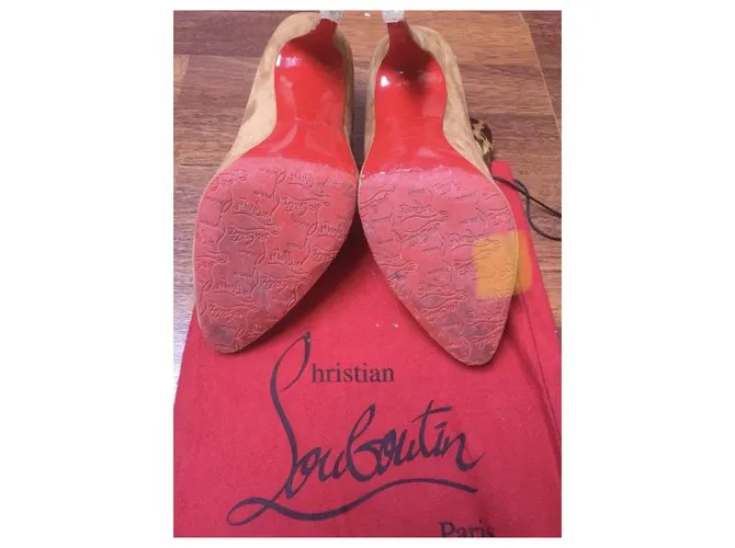 Christian Louboutin encanto Beige 
