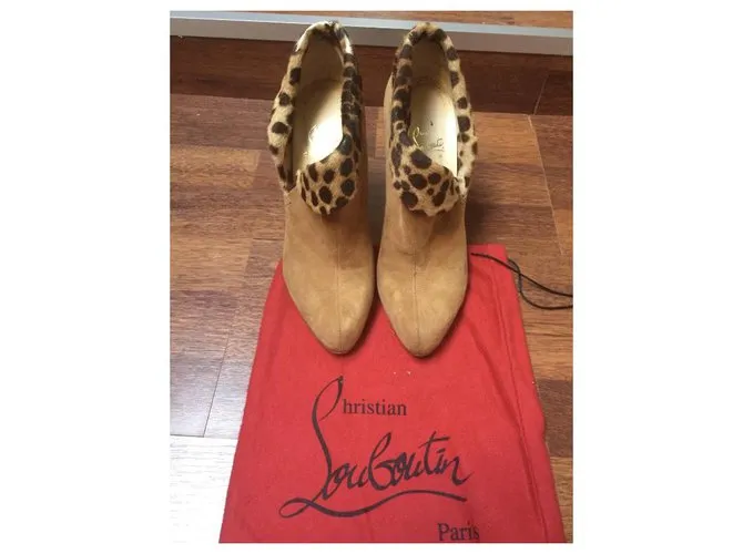 Christian Louboutin encanto Beige 