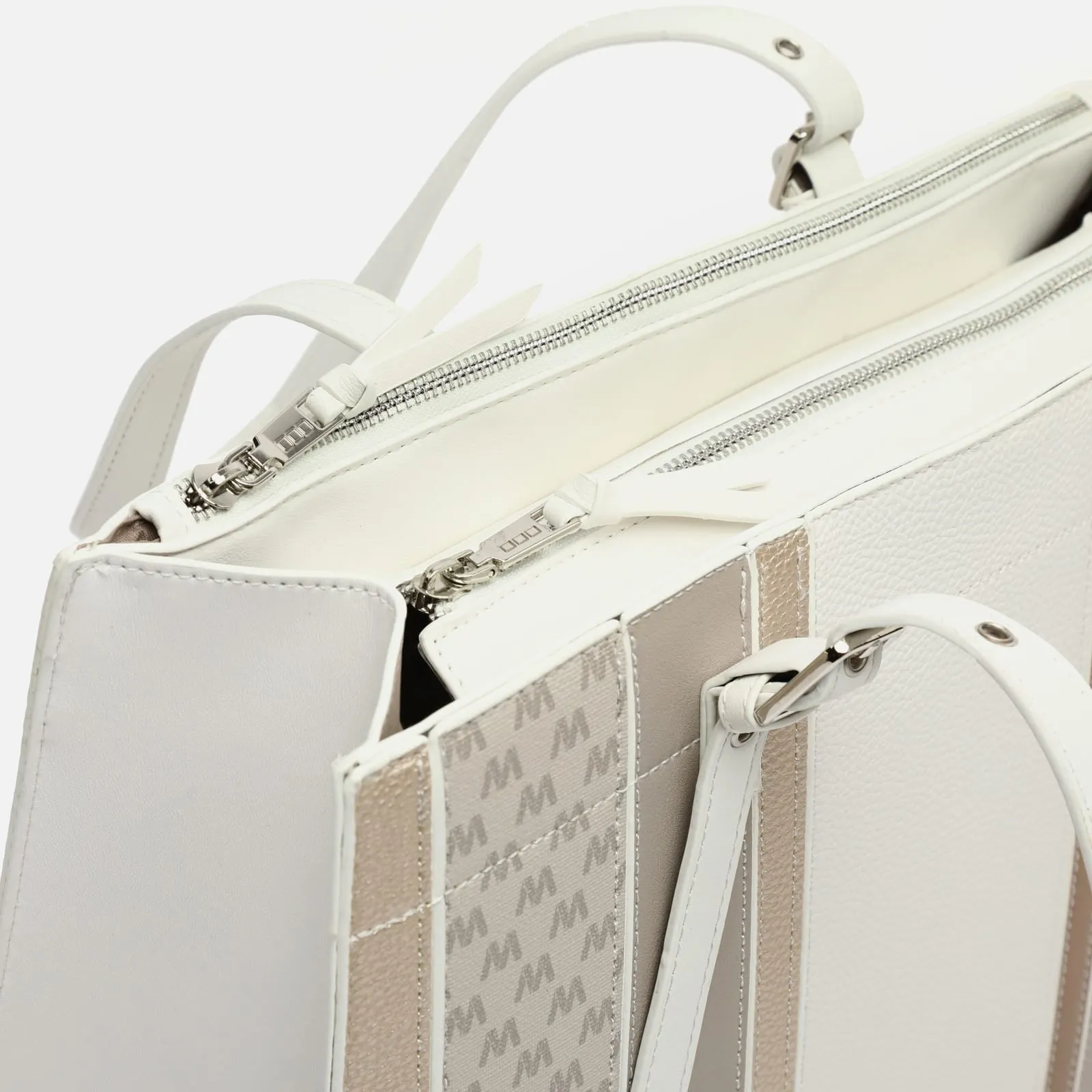 Ivanka bolso shopper grande con estampado monogram