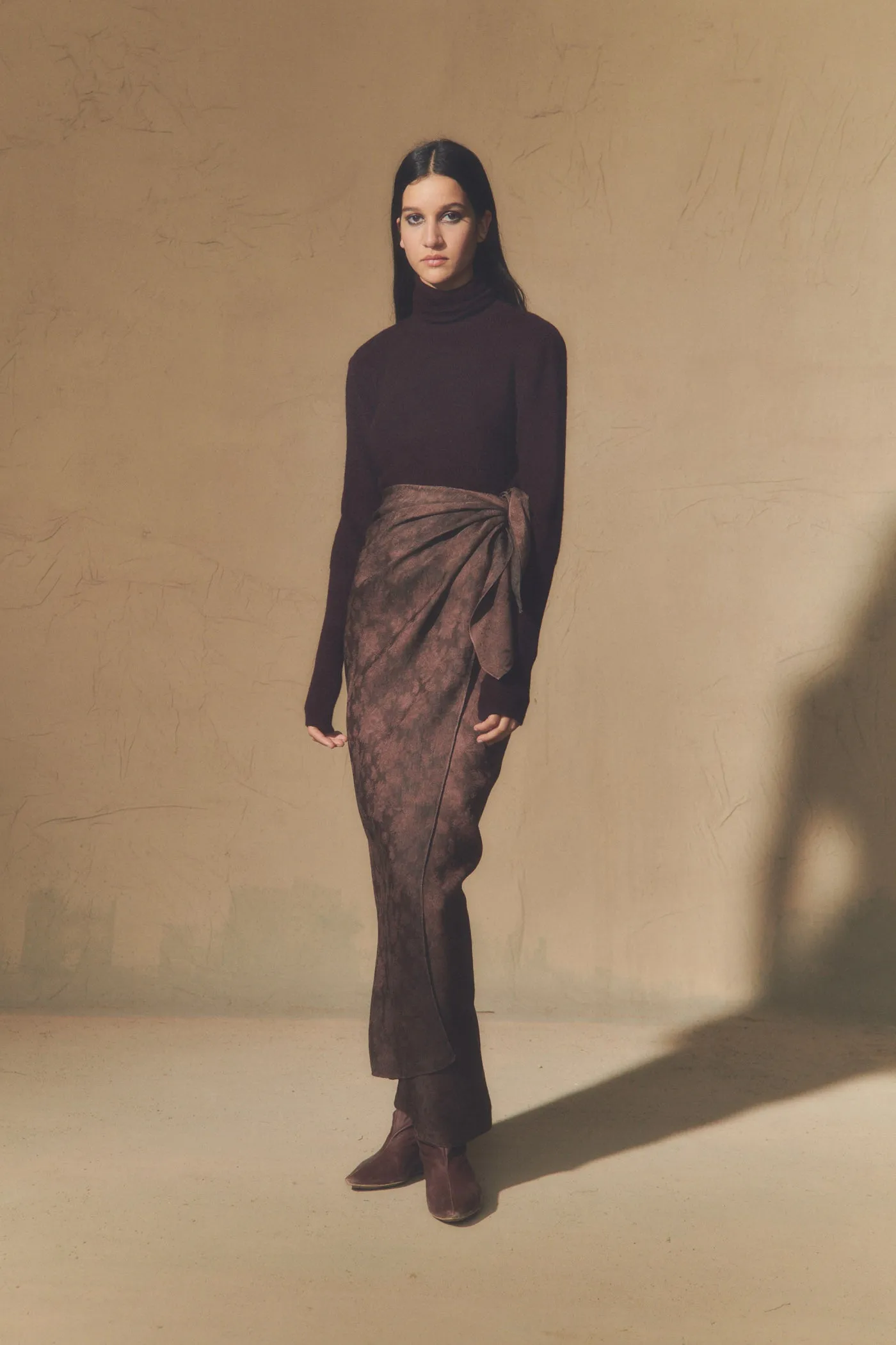 Kaia, burgundy turtleneck sweater