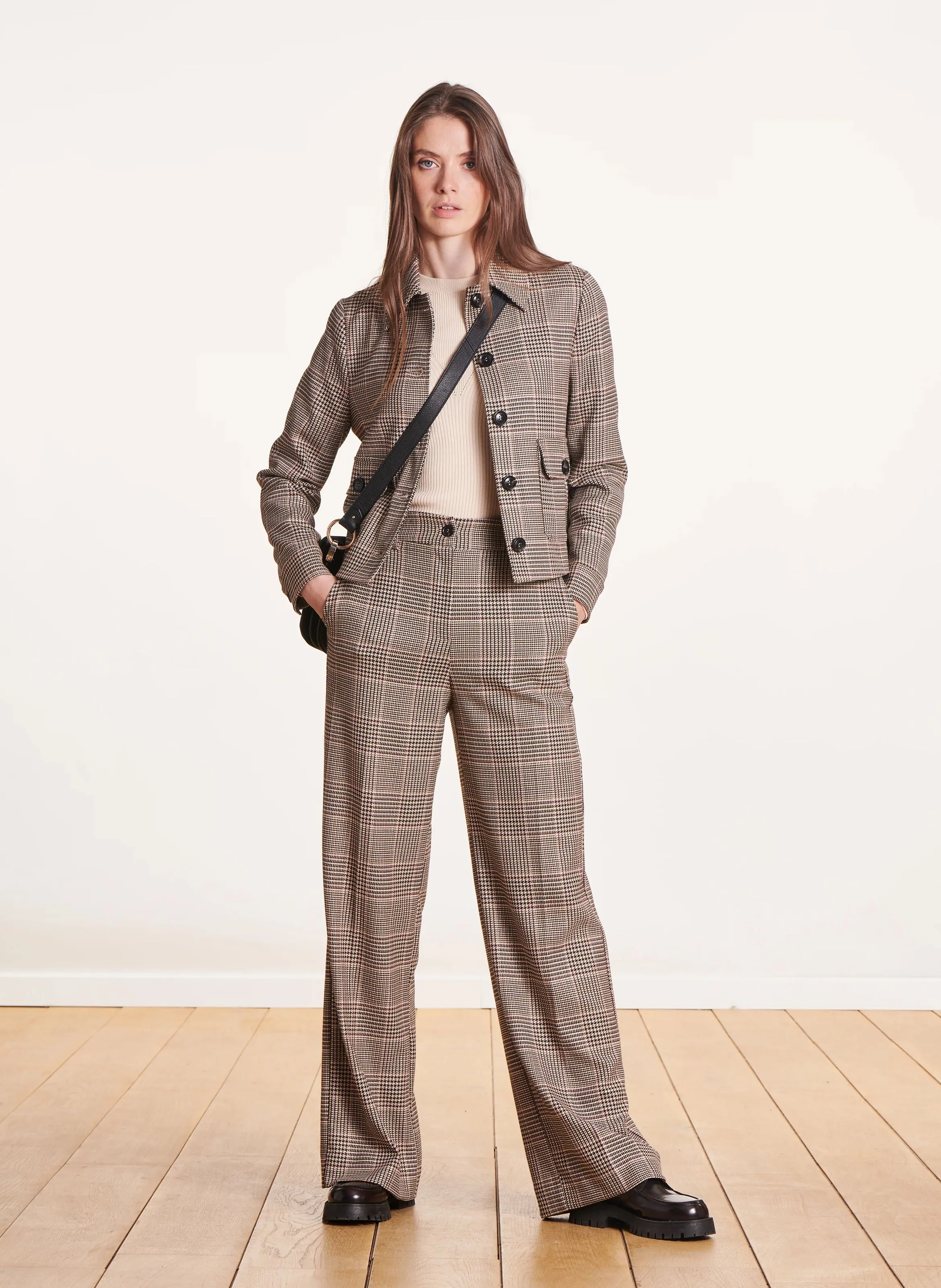 LA FEE MARABOUTEE Chaqueta corta de cuadros en marron
