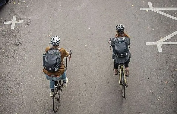 MOCHILA CAMELBAK MULE COMMUTE  BLACK