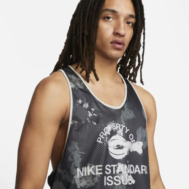 Nike Standard Issue Reversible