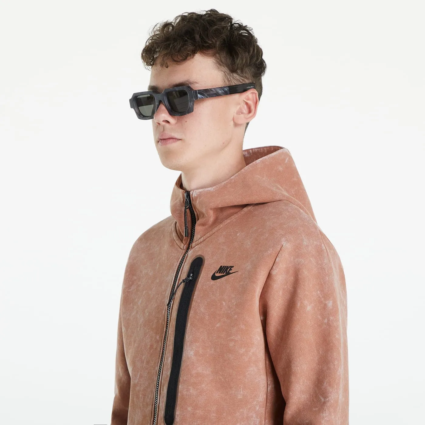 NIKE TECH FLEECE WASH FULLZIP HOODIE