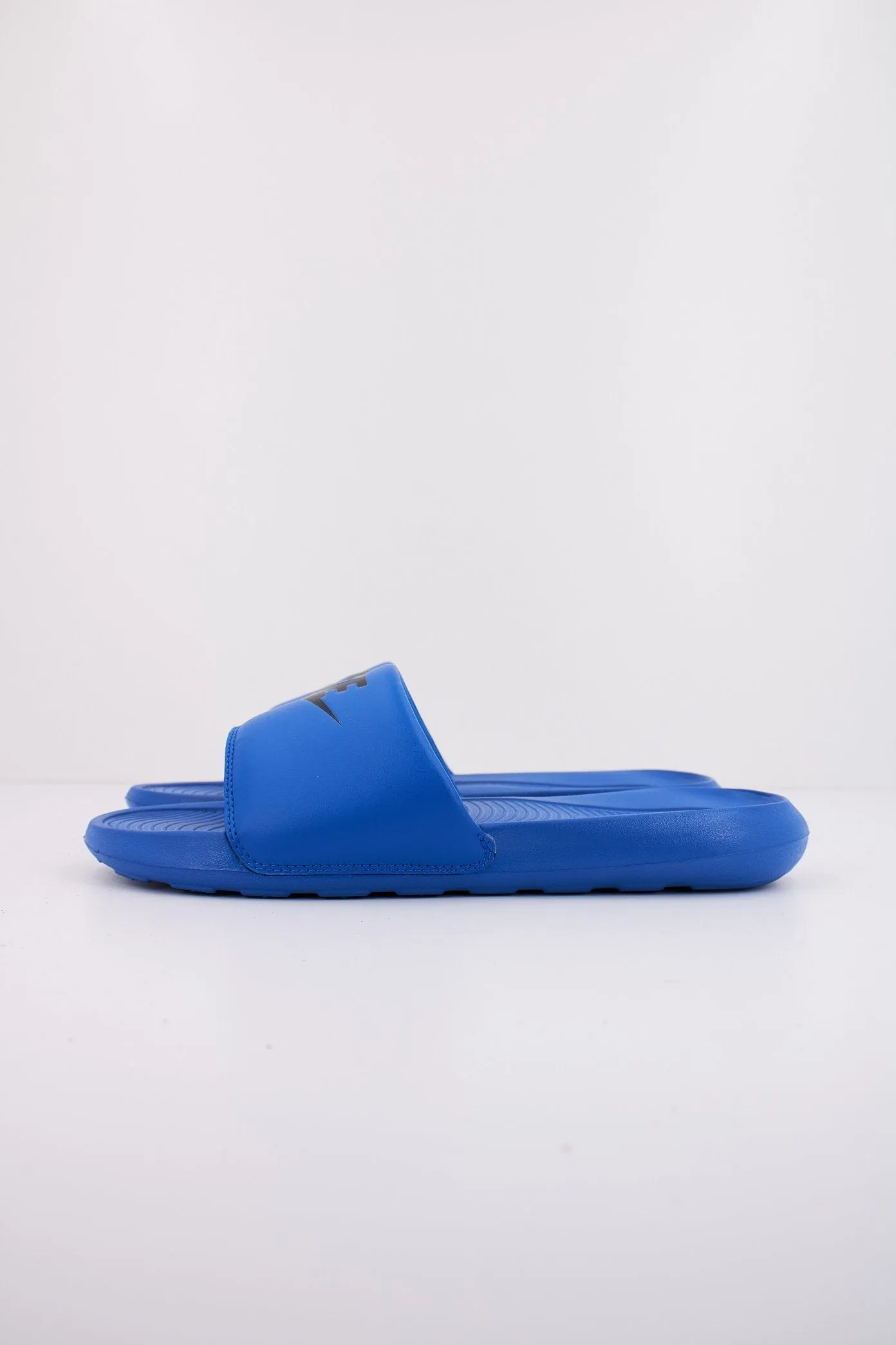 NIKE VICTORY ONE