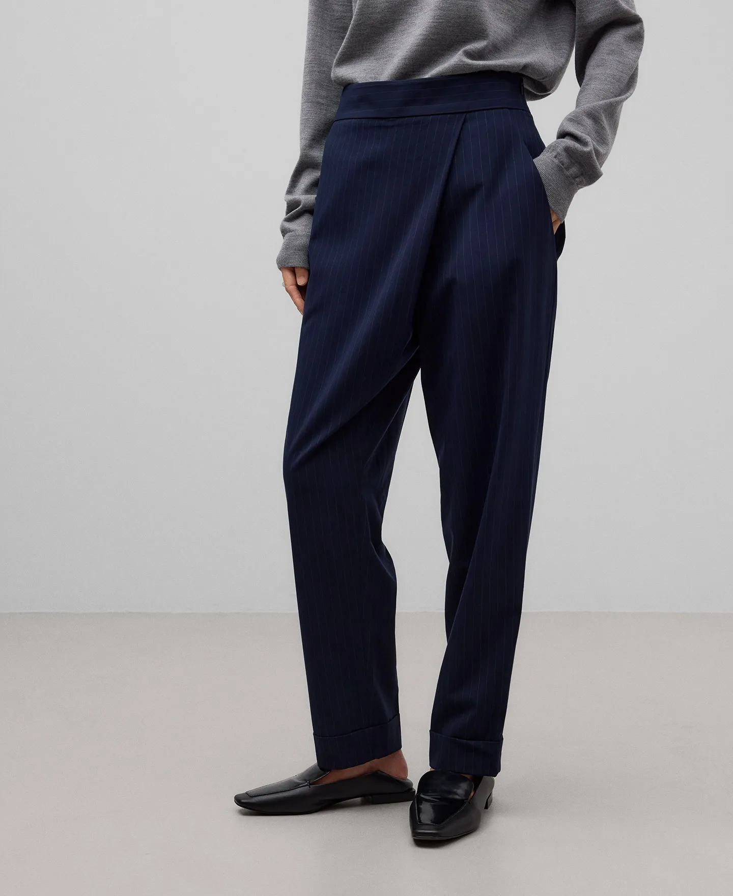 Pantalón rayas delantero cruzado mujer