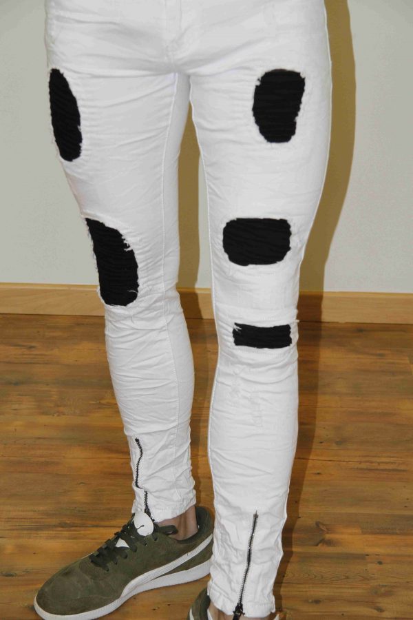PANTALON CON PARCHES LOWCOSTMANIA 3676