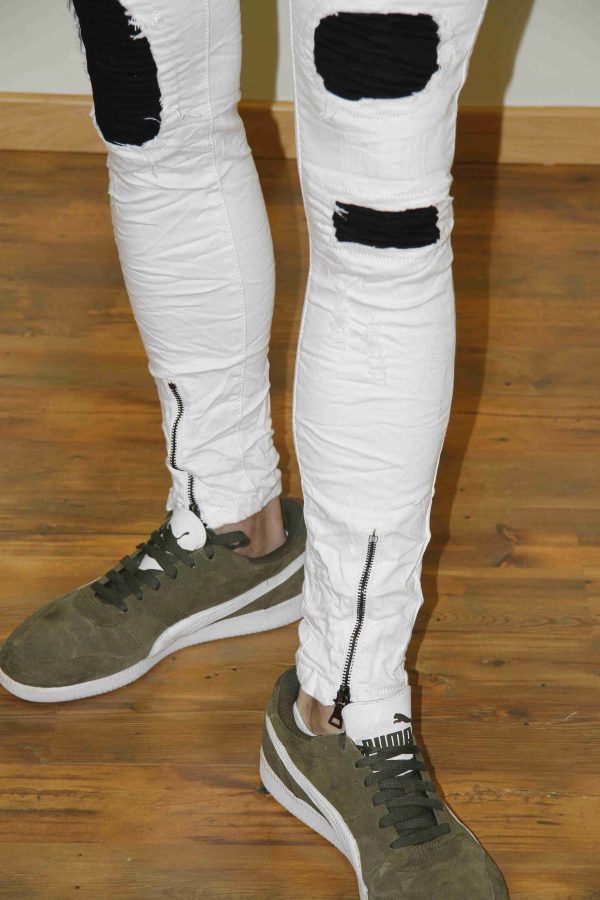 PANTALON CON PARCHES LOWCOSTMANIA 3676