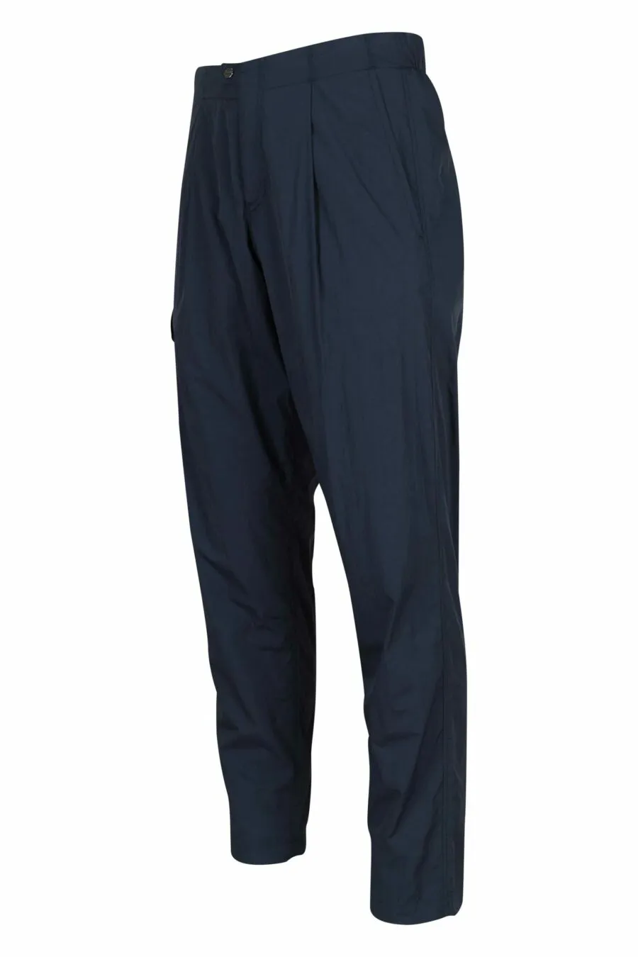 Pantalón azul con logotipo