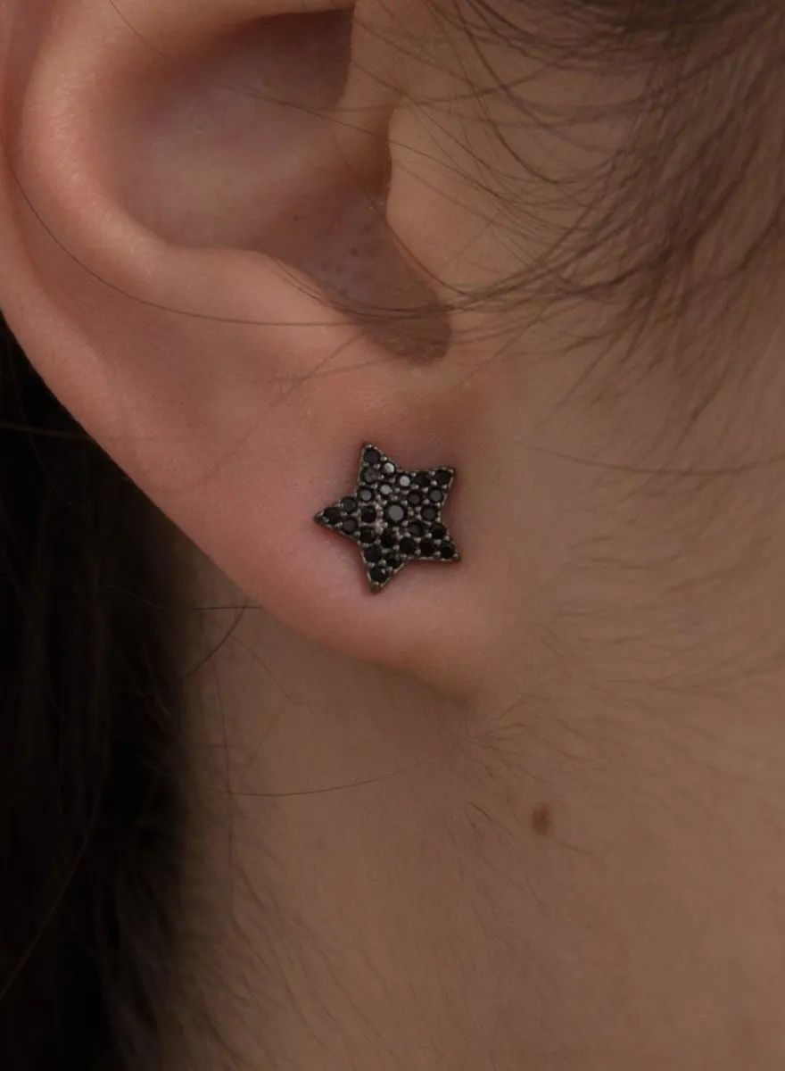 Pendientes brillantes pequeos motivo estrella y bao de rutenio