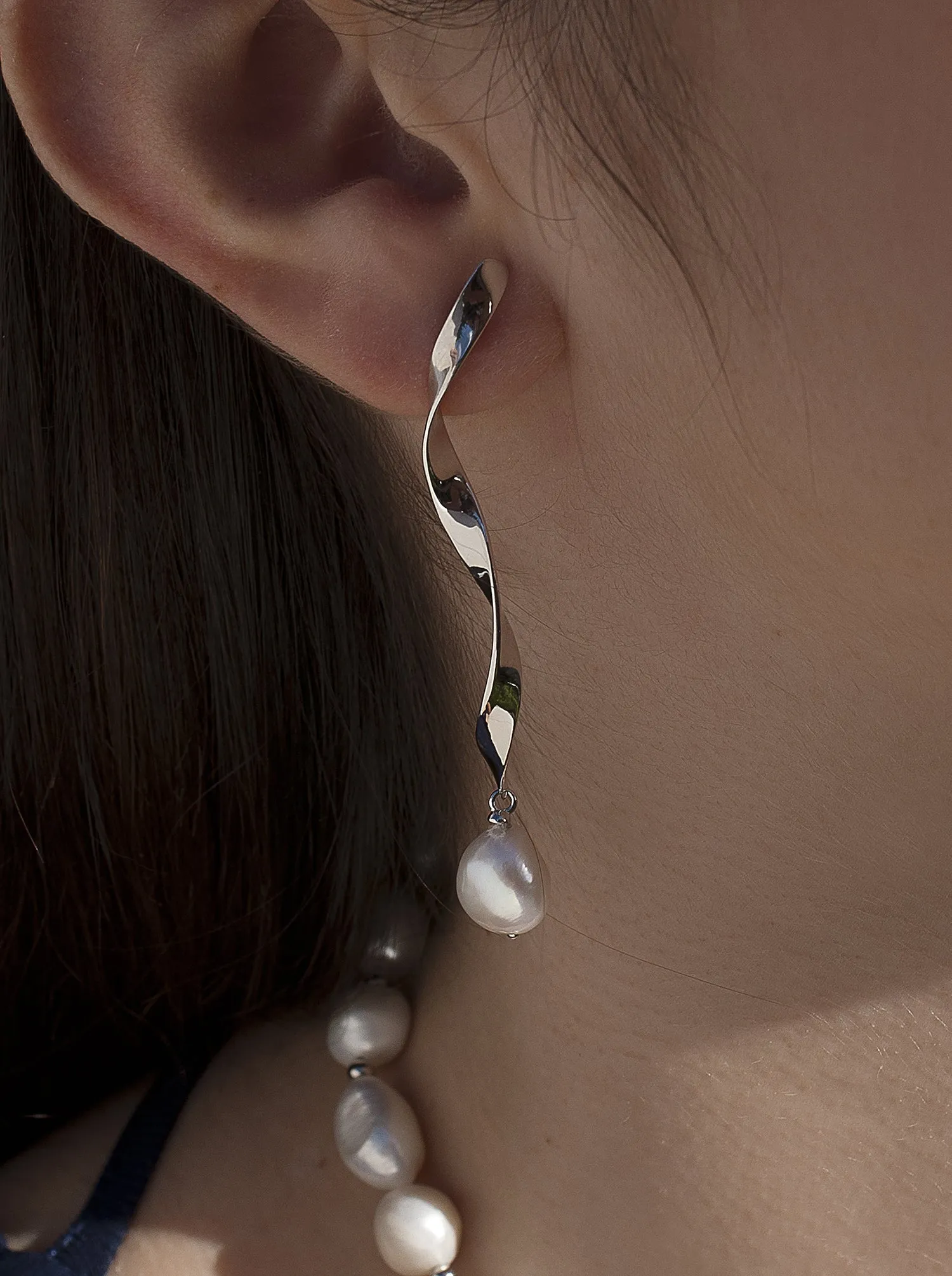 Pendientes perla de plata diseo curvilíneo
