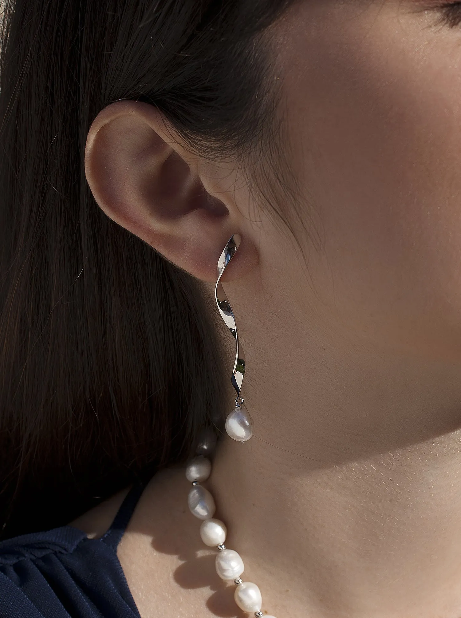 Pendientes perla de plata diseo curvilíneo