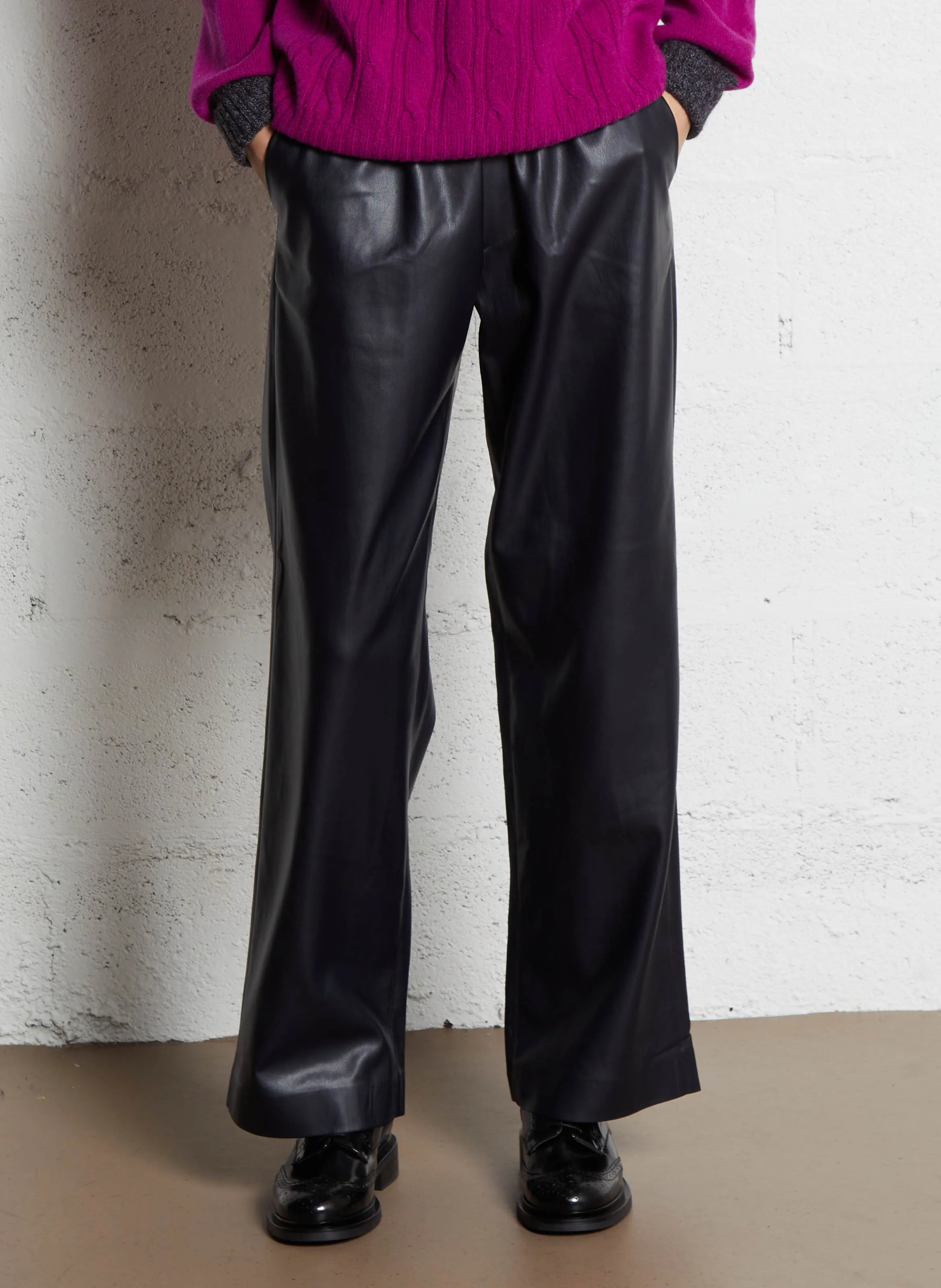 PRESTON  PANTALóN RECTO DE CUERO SINTéTICO DE TALLE ALTO EN AZUL