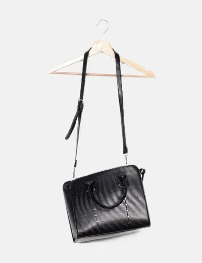 Stradivarius Bolso negro tachuela