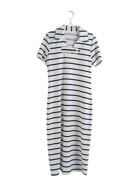 Vestido a rayas HONGO: Elegancia atemporal para mujeres modernas.