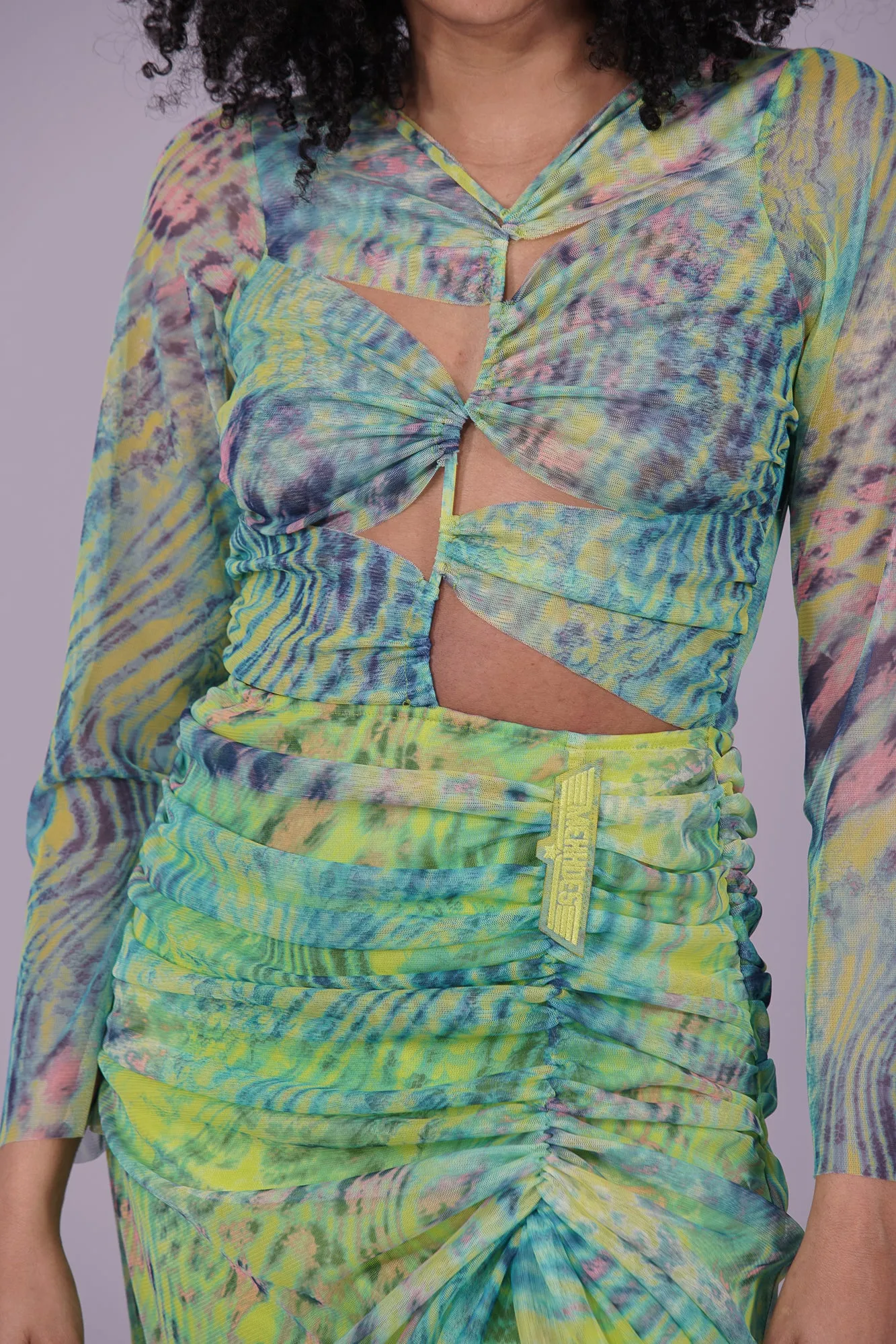 VESTIDO CUTOUT FRUNCIDO SHADES OF SUMMER · TUL ESTAMPADO ·