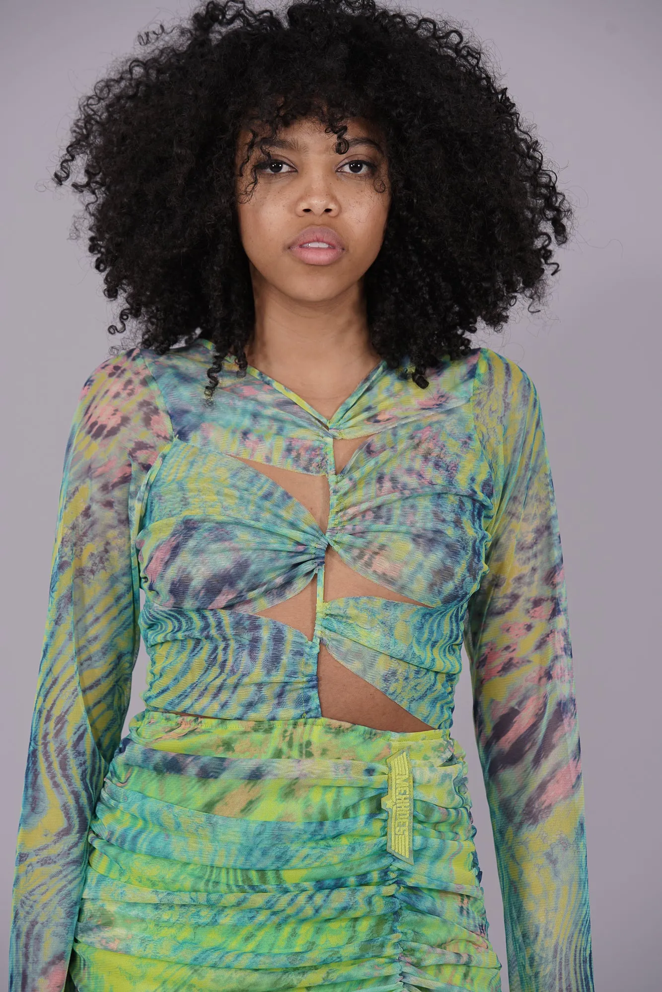 VESTIDO CUTOUT FRUNCIDO SHADES OF SUMMER · TUL ESTAMPADO ·