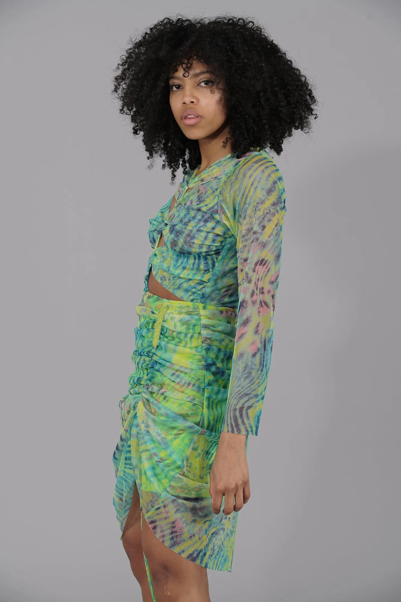 VESTIDO CUTOUT FRUNCIDO SHADES OF SUMMER · TUL ESTAMPADO ·