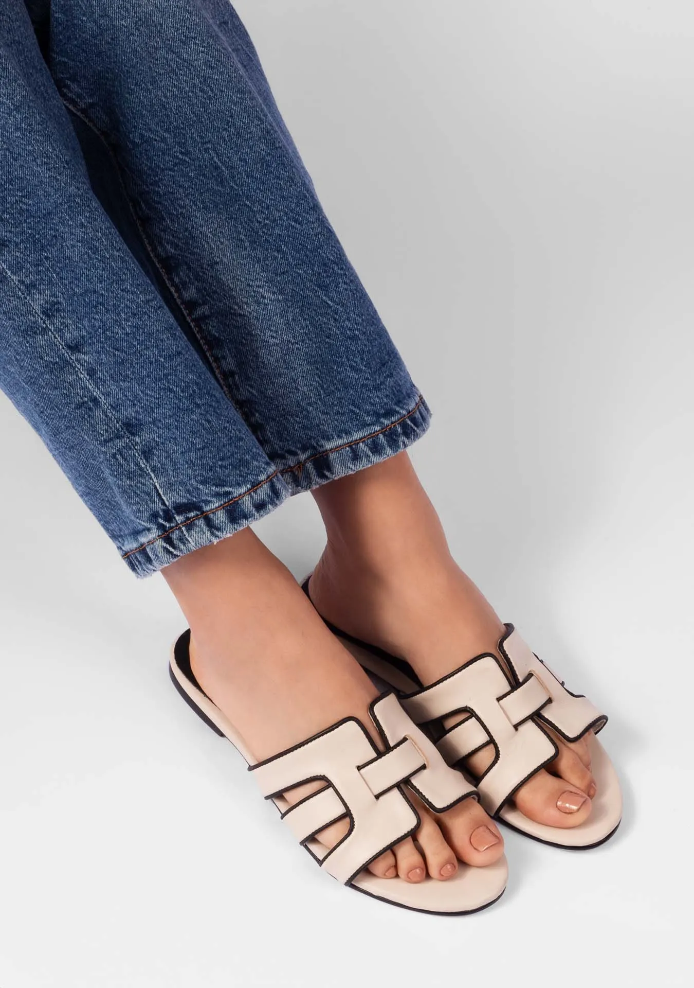 Vinci Shoes Eloise Vanilla Sandals