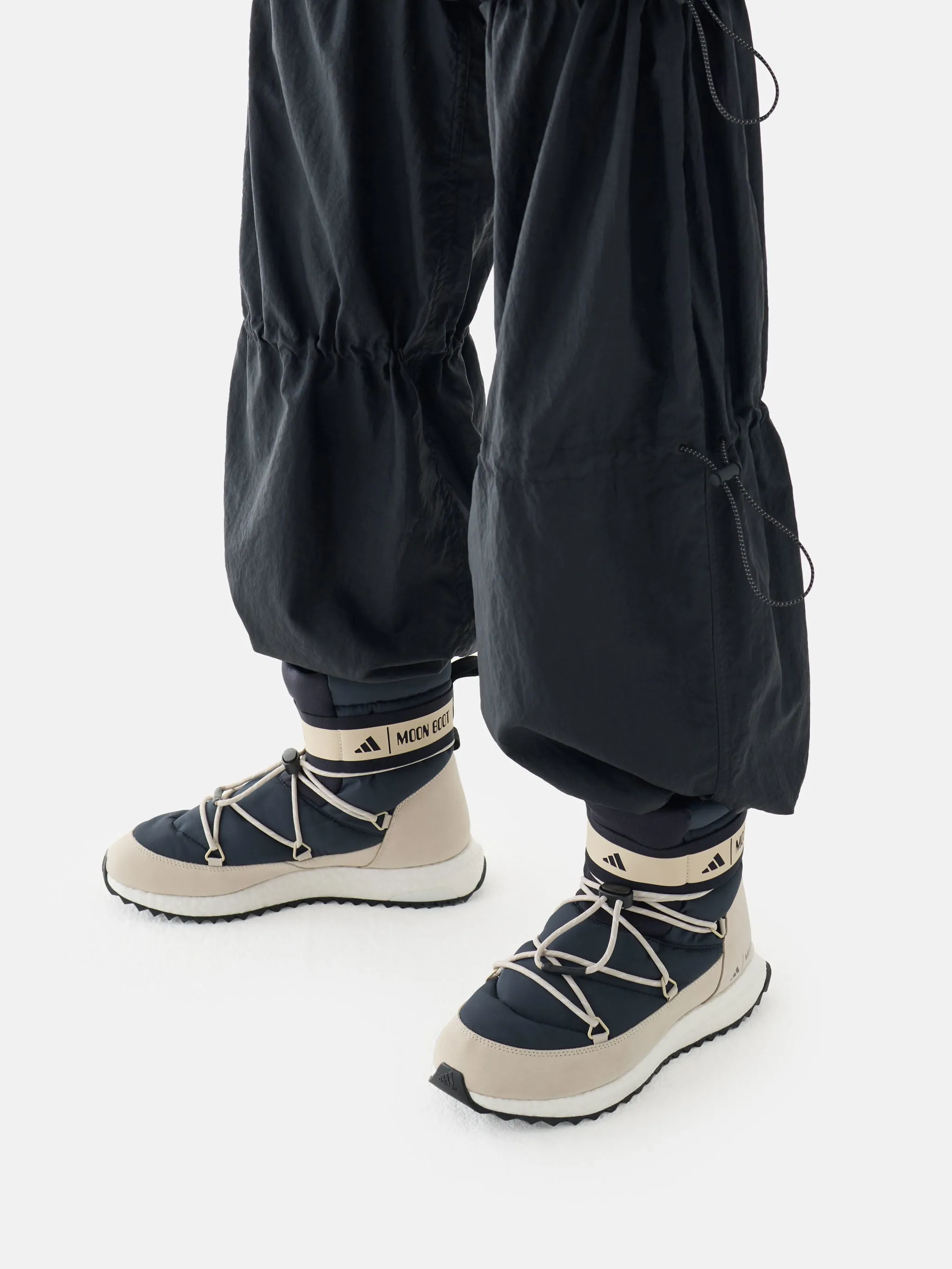Zapatillas Moonboost Low High negras de adidas x Moon Boot