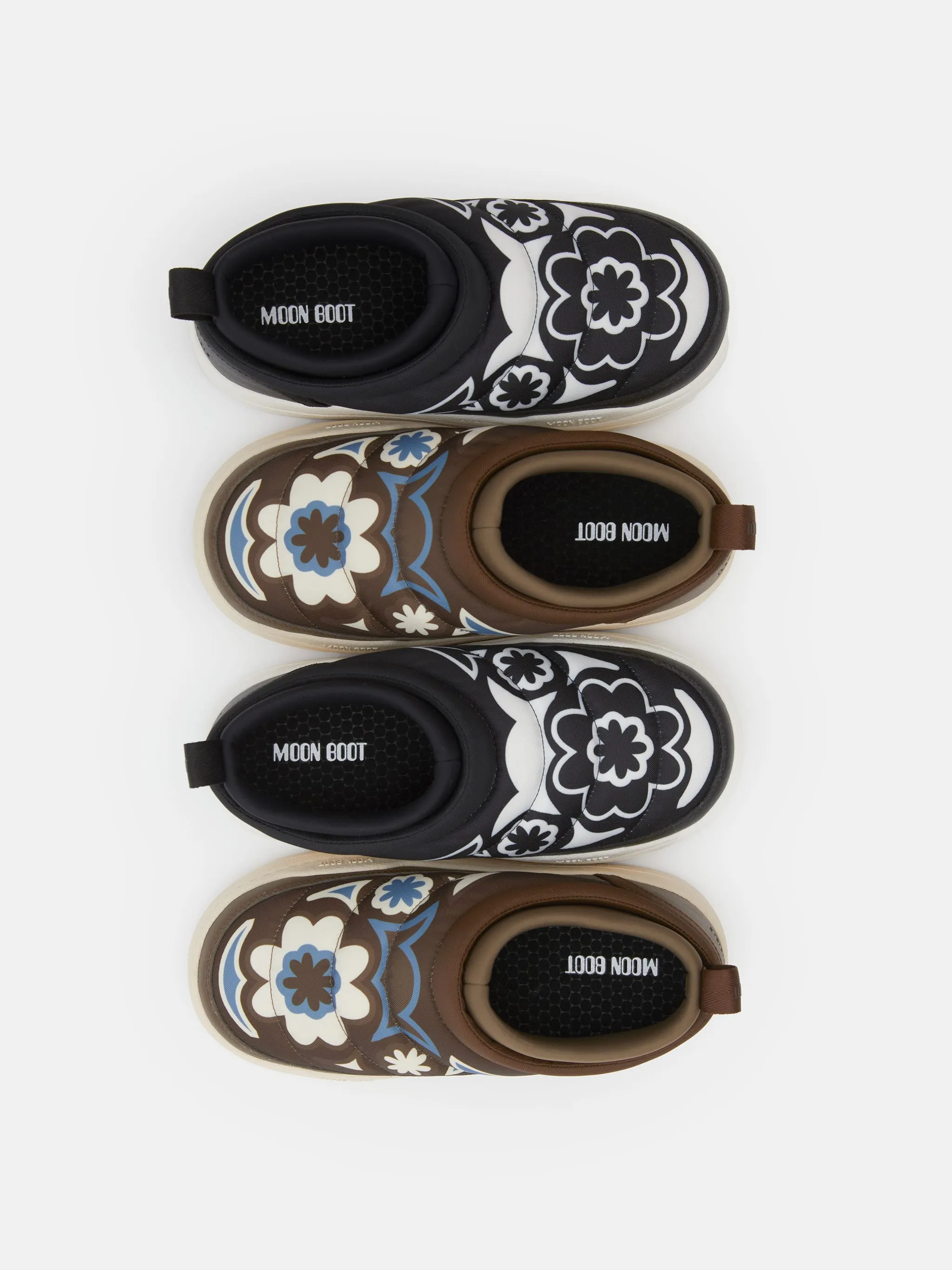 ZAPATILLAS PARK SOFT MARRÓN CON ESTAMPADO FLORAL